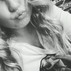 Meet your Posher, Casey jo